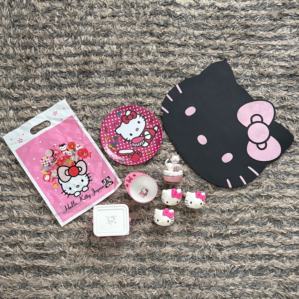Hello Kitty Kitchenware & Bento Bundle, Floor Mat, Plate, Bowl, Timer + Gifts